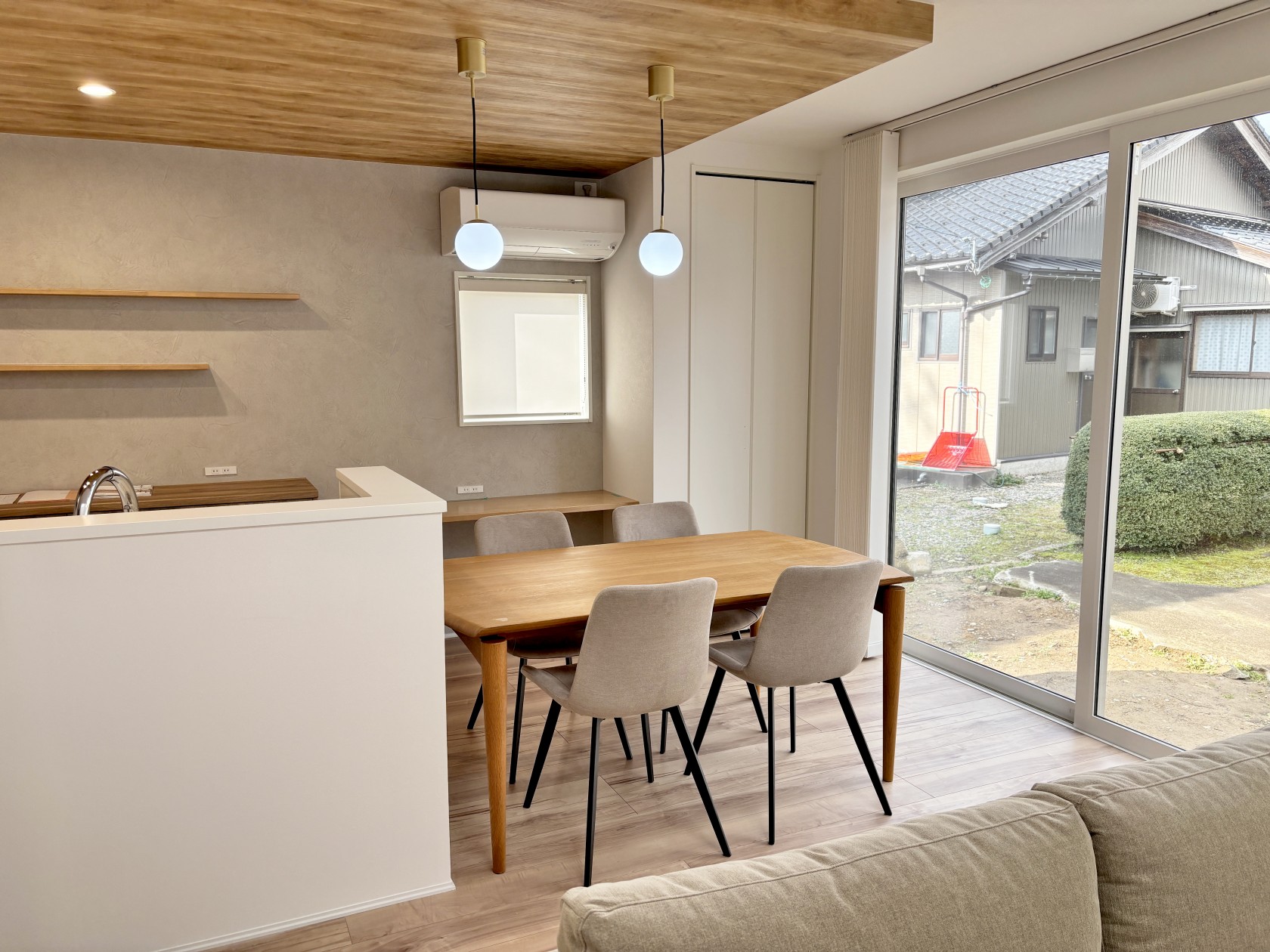 レンタル家具　おしゃれ　富山　無垢材　ミヤモト家具　完成見学会